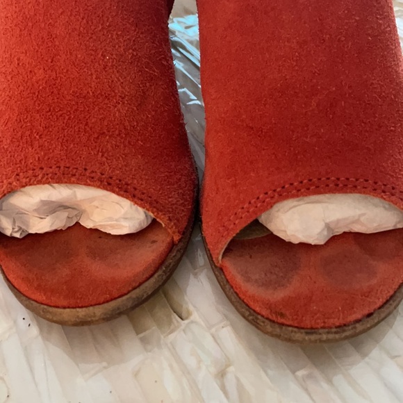 MATISSE rust/orange block heel side buckle suede bootie size 6.5 - Picture 3 of 12